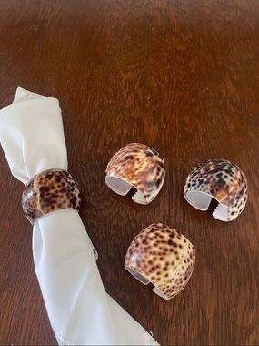 Shell Brown and Cream Napkin Rings
